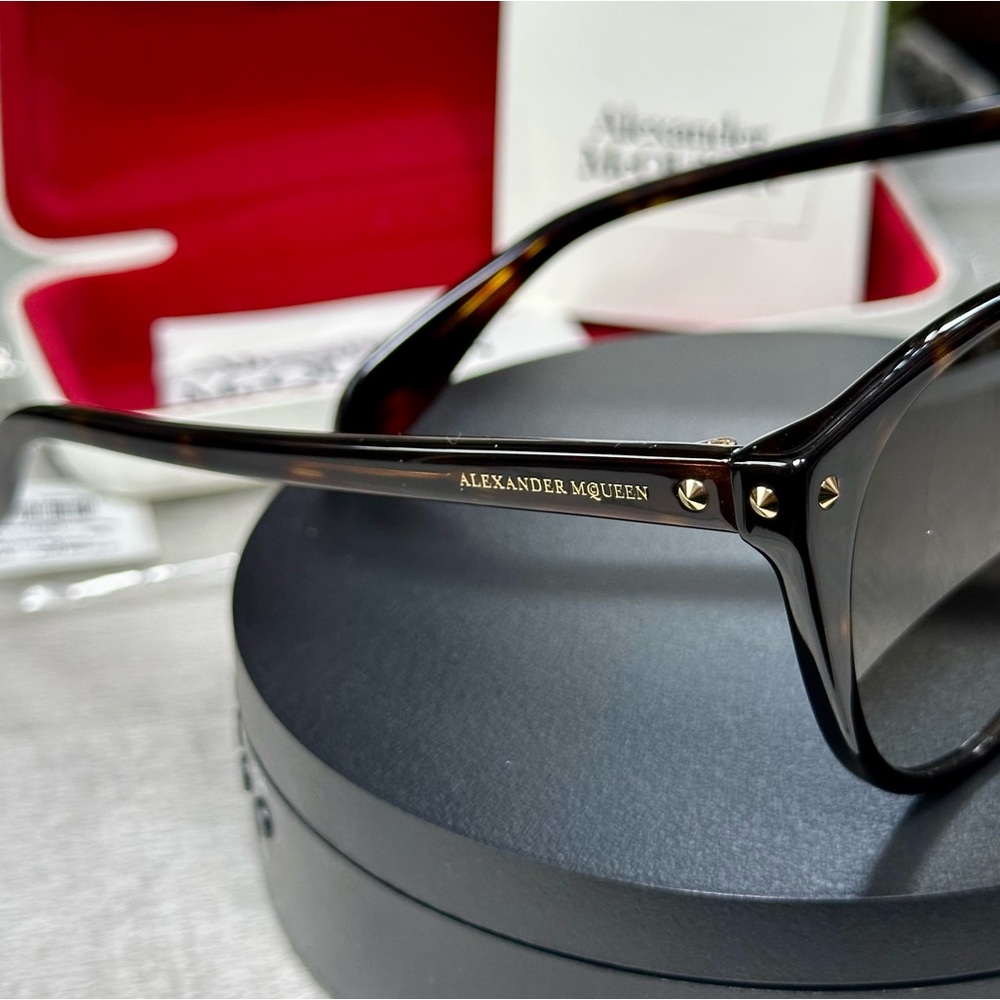 NEW! Alexander McQueen Edge Cateye Sunglasses 55mm - Picture 7 of 8